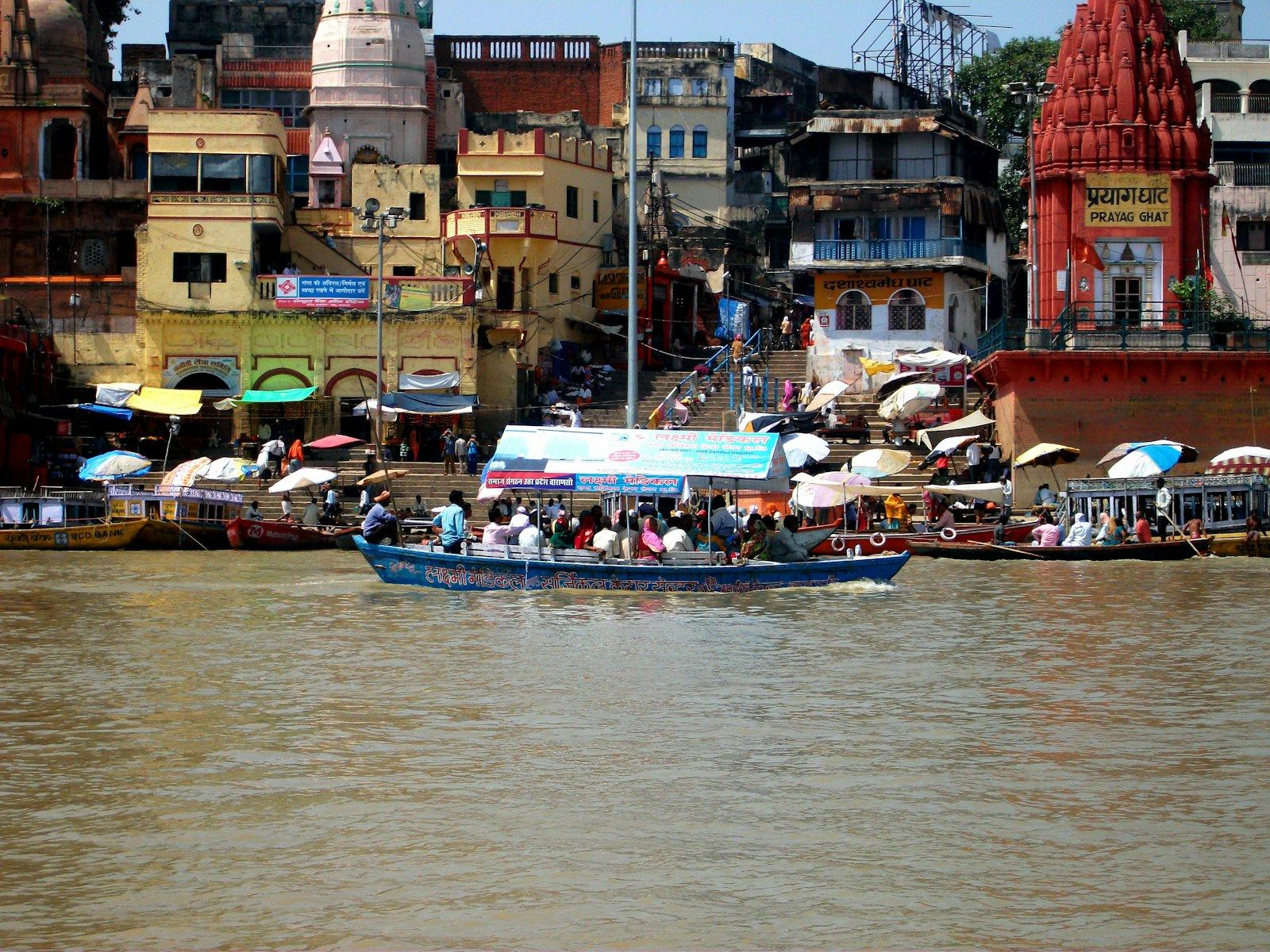 84 Ghats & Aarti Boat